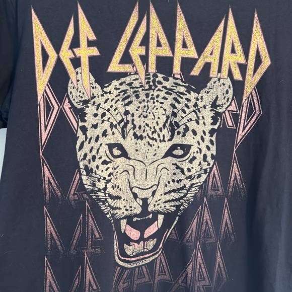 Def Leppard Graphic T-Shirts - Picture 2 of 4